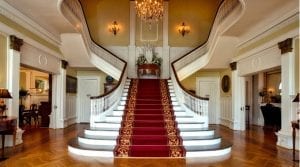 Tips for Creating a Dramatic Staircase
